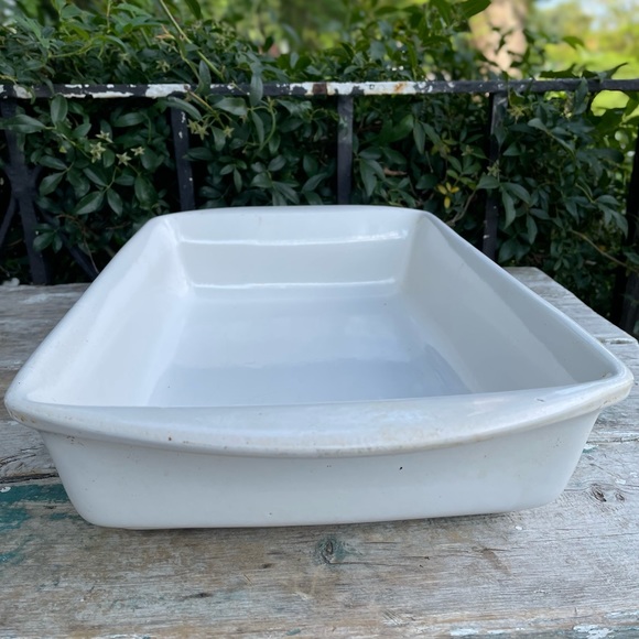 Linens & Things white stoneware baking casserole dish large rectangular pan - Picture 2 of 10